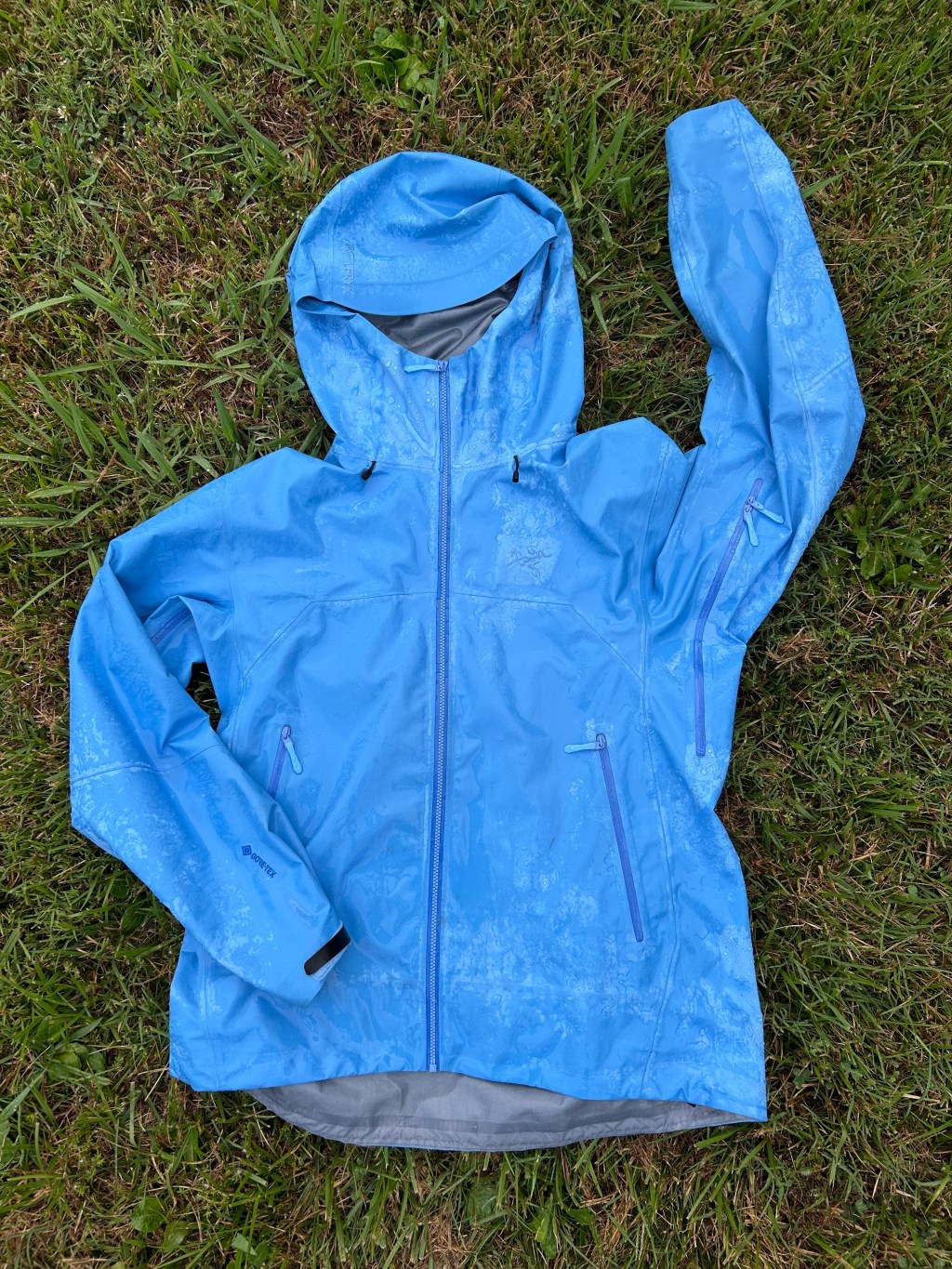 Is This $500 Rain Jacket Worth the Price? We Put the Arc’teryx Beta SL to the&nbsp;Test